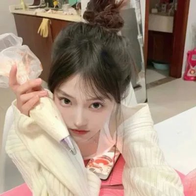 笼子在寻找小鸟